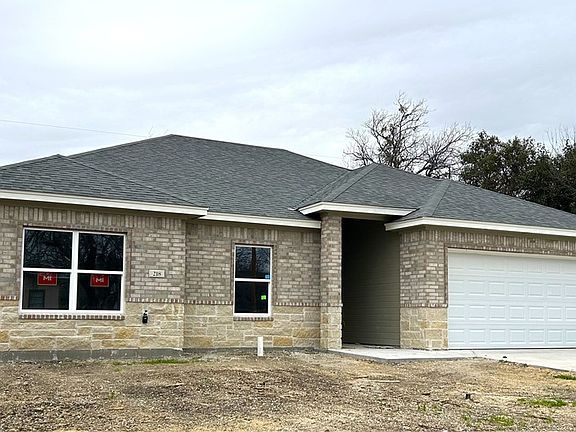 2nd image of 218 W Ruby Rd