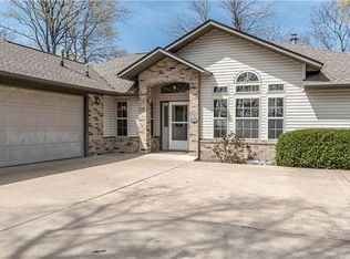 15 Twin Peak Dr, Holiday Island, AR 72631