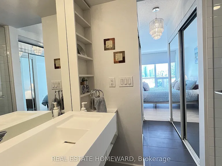 38 Dan Leckie Way #1512 — Photo 16
