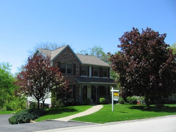 1st image of 301 Lynn Ann Dr