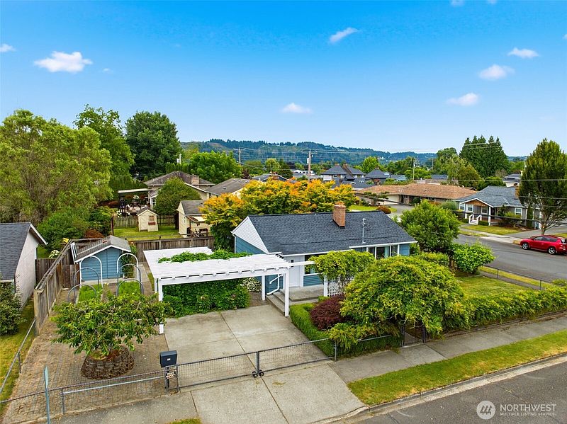 2nd image of 803 Bonney Avenue