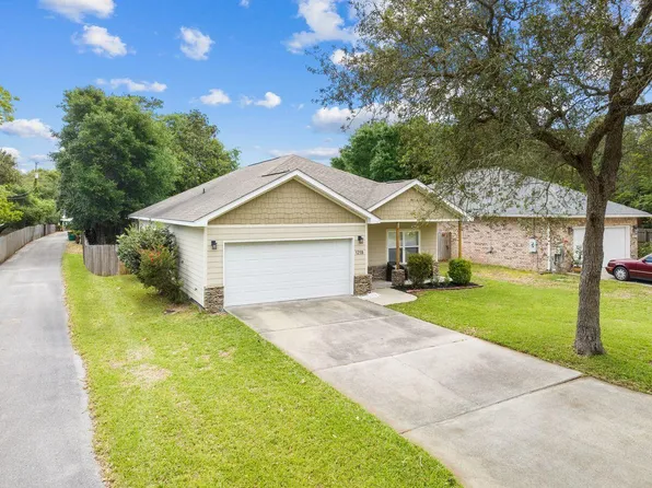 125B Beach Dr, Fort Walton Beach, FL 32547