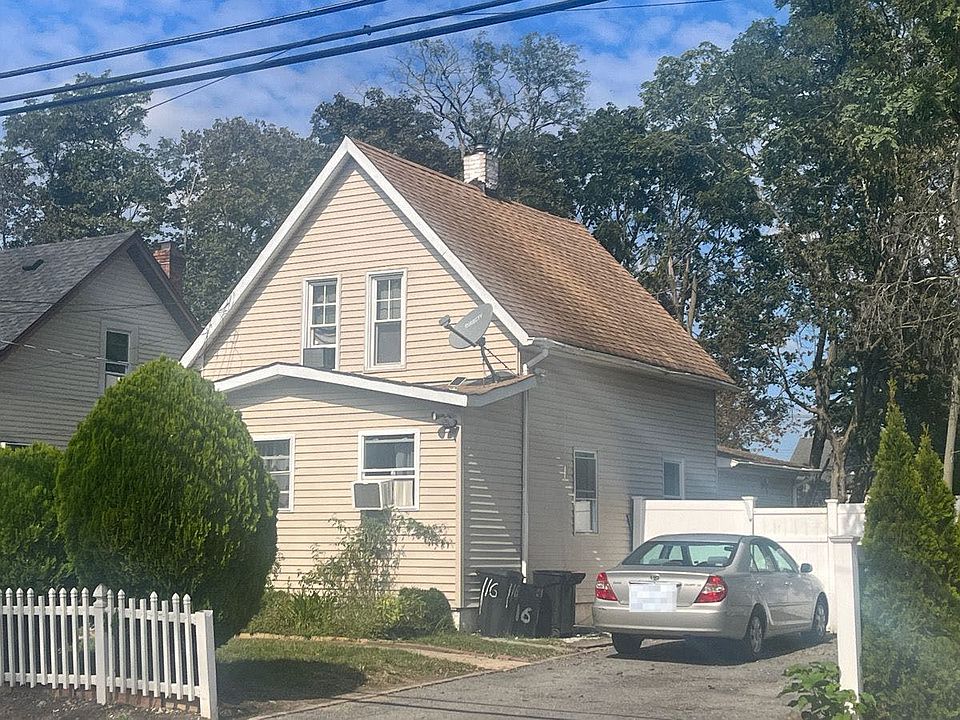 116 Smith St, Amityville, NY 11701 | Zillow