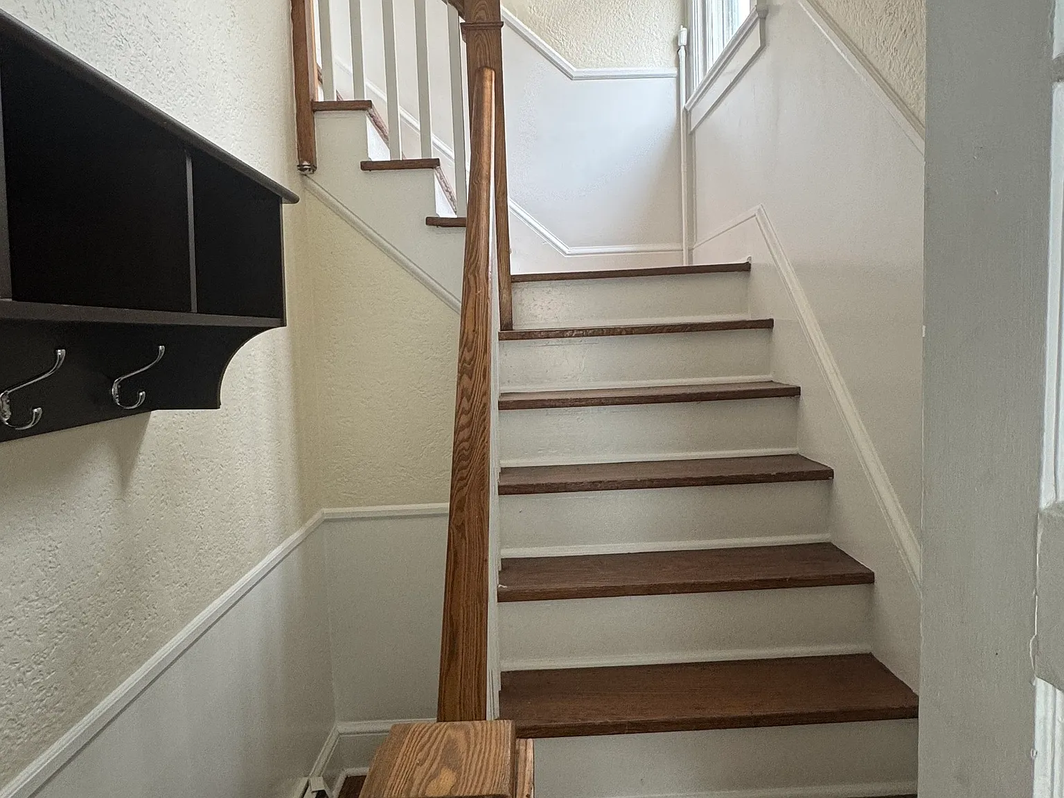 3 bed, 1.0 bath, 1050 sqft, $2,650 — Photo 1