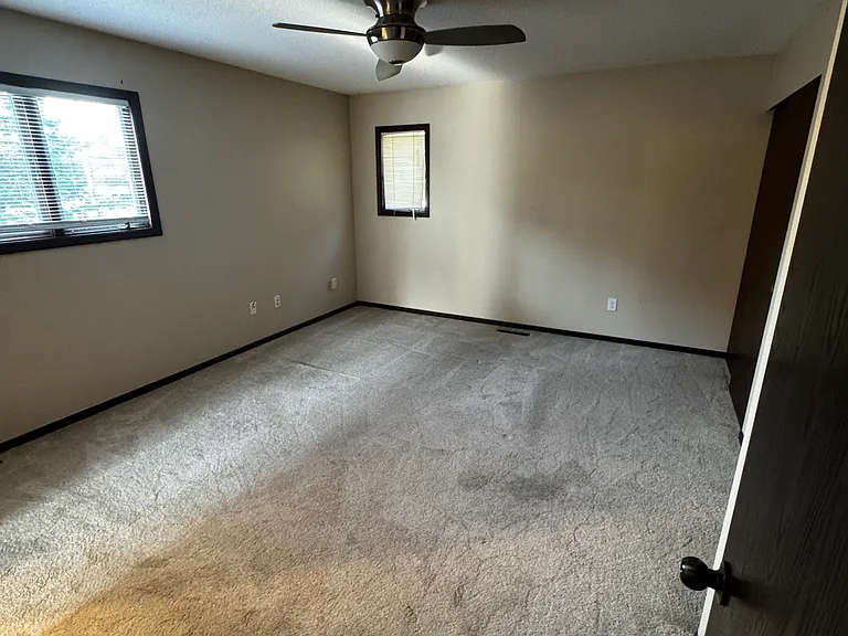 3951 Fairwood Dr — Photo 15