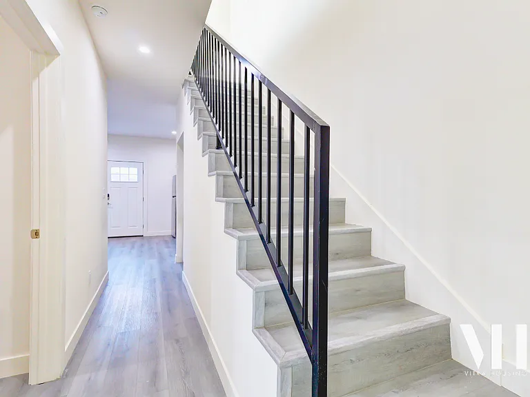 1032.75 | Five Bedroom, Four Bath| Detached Home