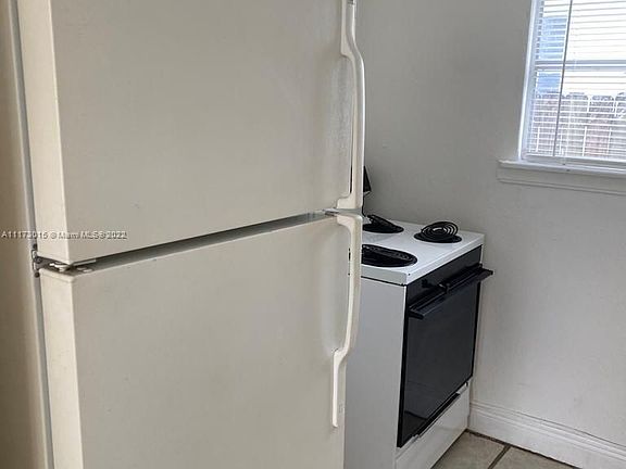 3rd image of 1842 Johnson St #8