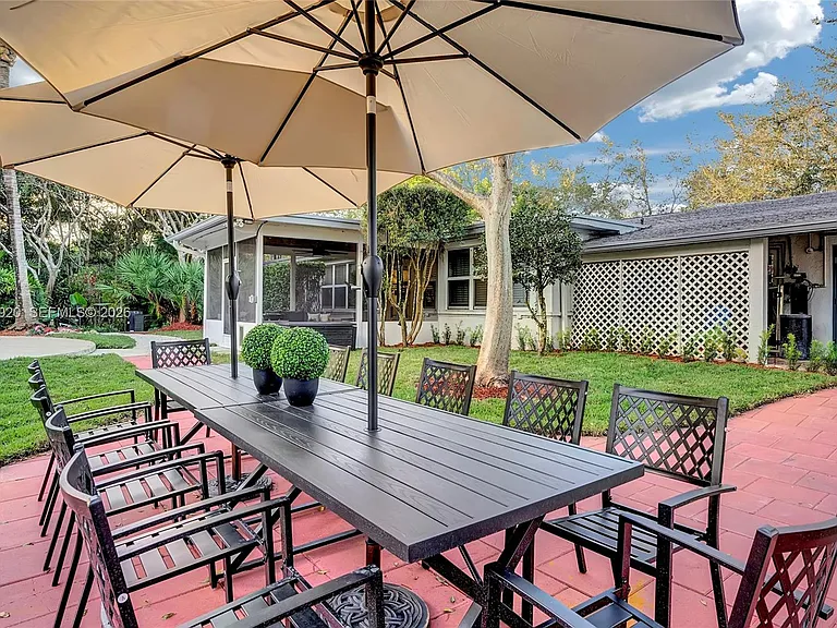 14330 SW 20th St — Photo 27
