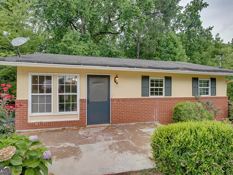 2435 Claude St NW — Photo 1