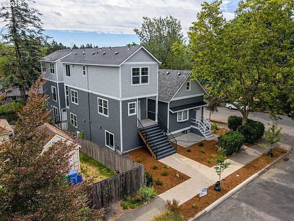 2nd image of 8438 SE 21st Ave