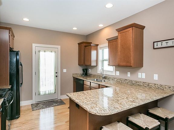 2nd image of 505 Locust Dr