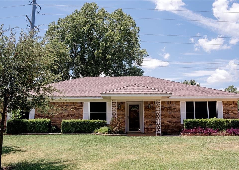 1st image of 2837 Summerdale Dr