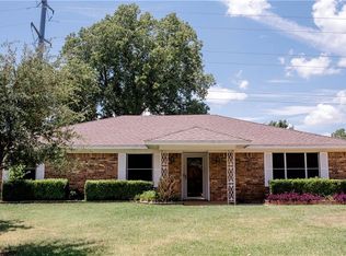 2837 Summerdale Dr, Hurst, TX 76054