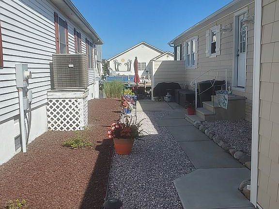 3rd image of 13341 Peach Tree Rd