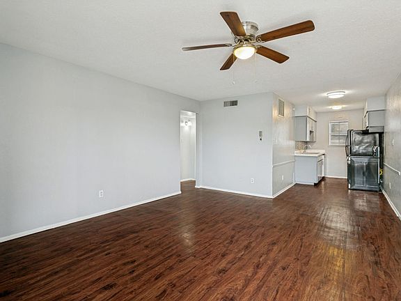 3rd image of 4316 Baldwin Ave #208