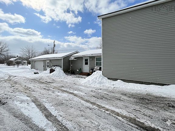 3rd image of 68 McGee St