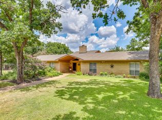 109 Timber Ridge Cir, Burleson, TX 76028