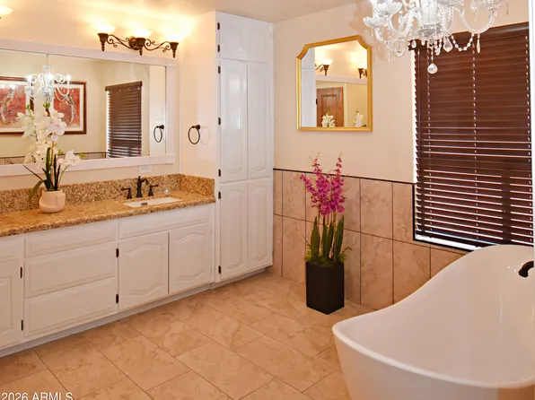 807 W DETROIT Street, Chandler, AZ 85225