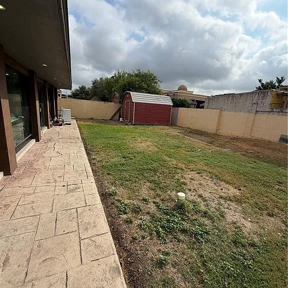 403 S 8th St — Photo 15