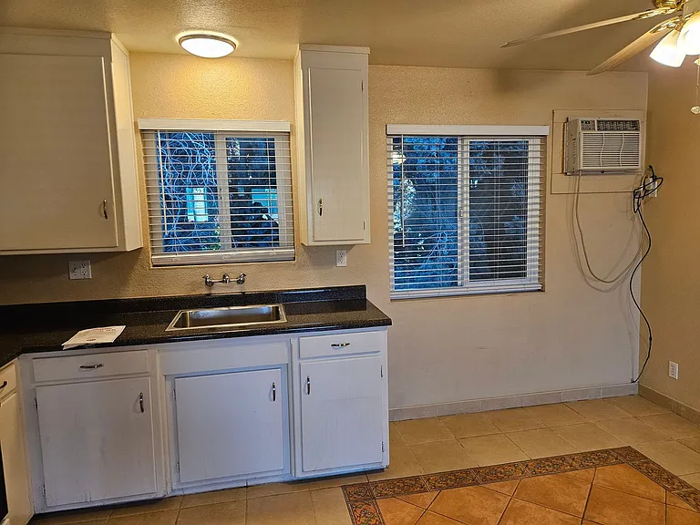 Tully Rd Apts — Photo 11