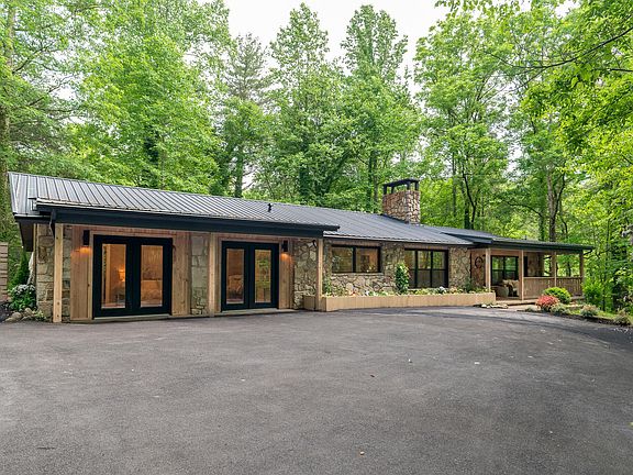 2nd image of 1008 Glades Rd