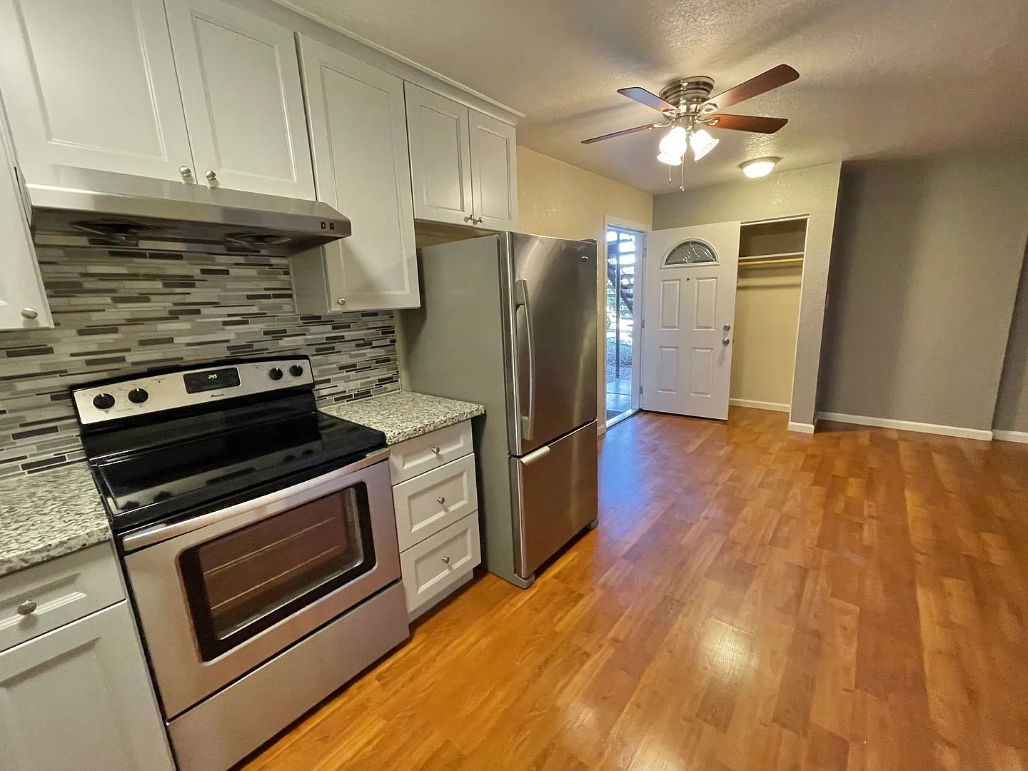 2423 T Street — Photo 4
