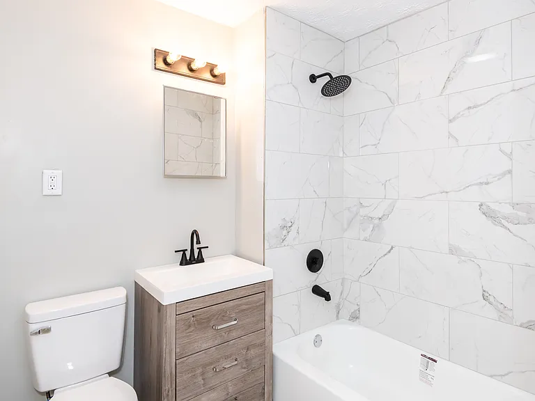 1420 Holly Ave — Photo 5