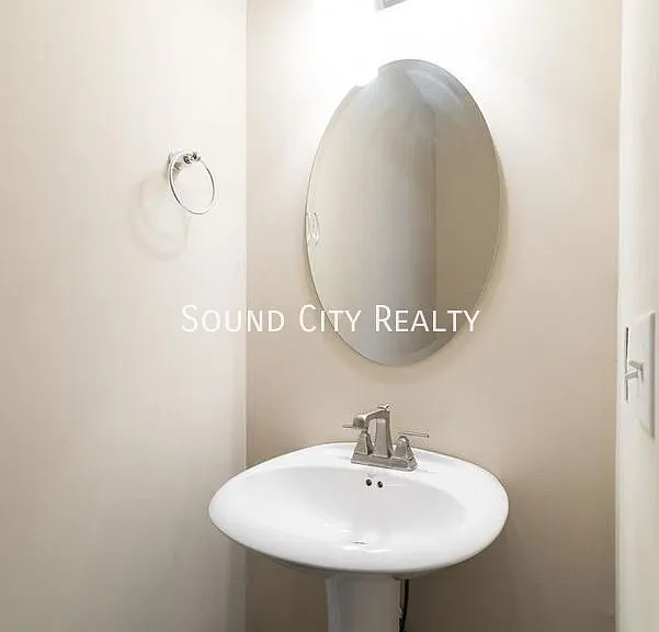 1408B Straightway Ave — Photo 7