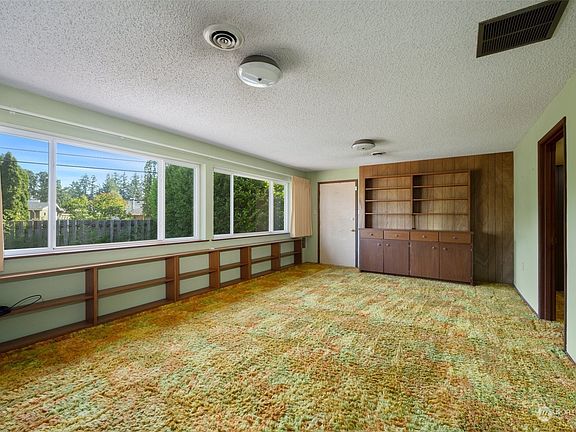 5th image of 7801 Emerald Drive SW