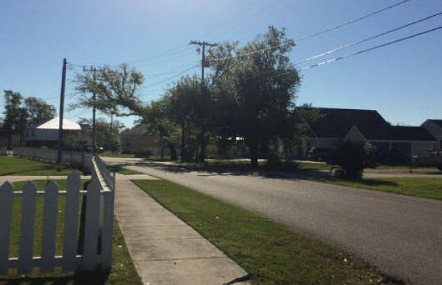2nd image of 201 Oak Gardens Ave