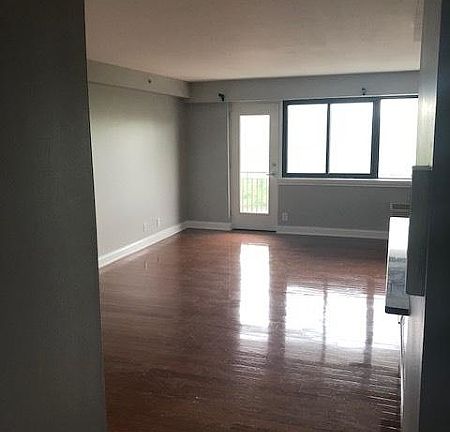 4th image of 60 Parkway Dr E APT 6F