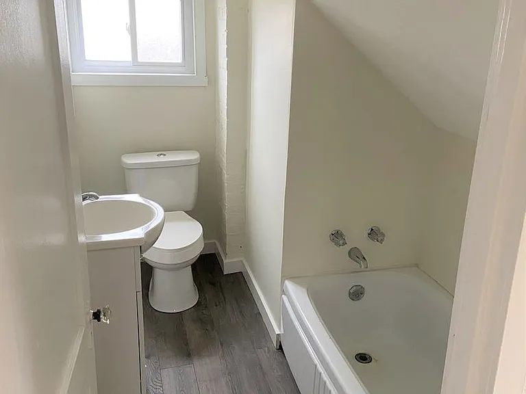4908 Lougean Ave — Photo 6