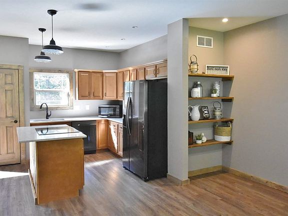 5th image of 457 Lakeview Road North