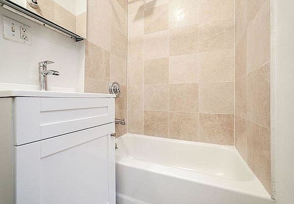 5th image of 172 Thompson St APT 19