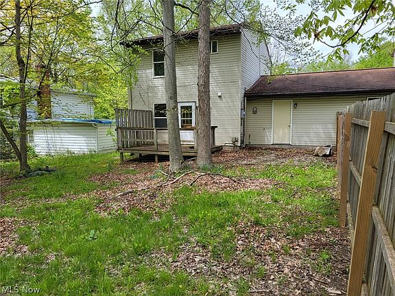 3rd image of 519 Straub Rd W