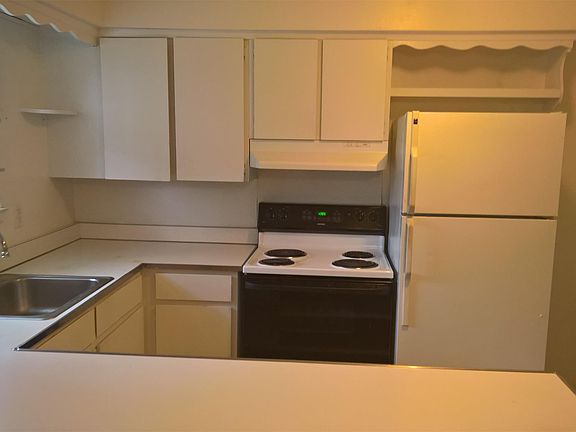 3rd image of 1356 Dewey St
