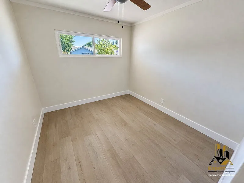 2 bed, 1.0 bath, $2,195 — Photo 2