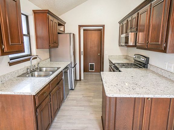5th image of 1608 Eagle Nest Dr