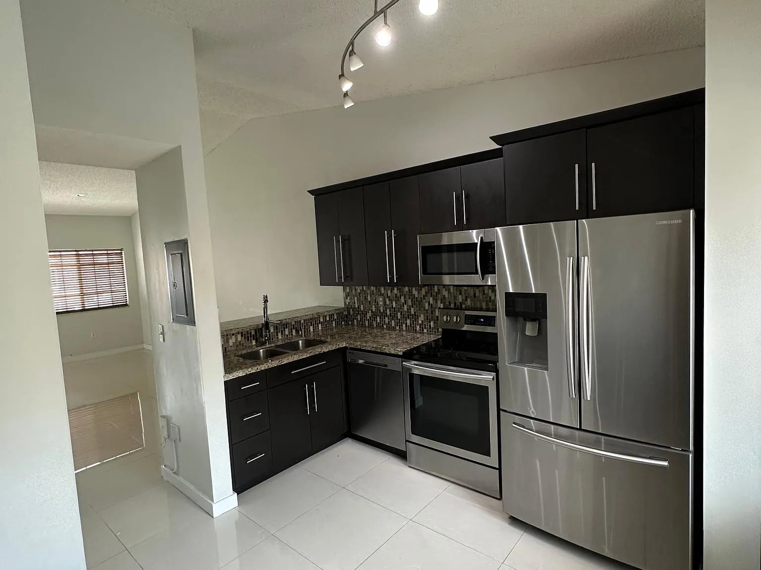 6726 SW 130th Pl — Photo 3
