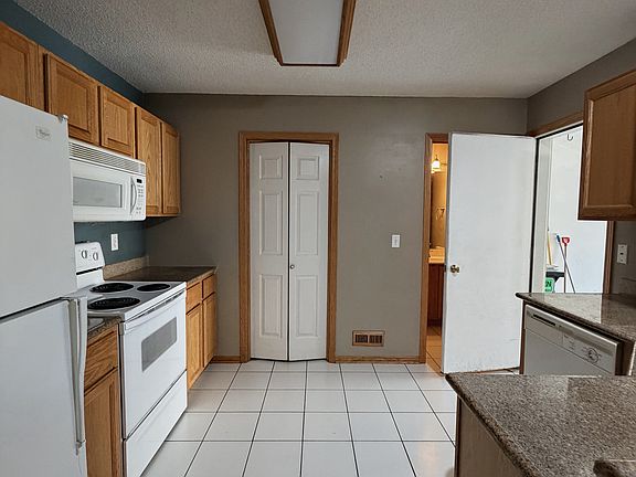 2nd image of 811 Burr Oaks Dr Unit 207
