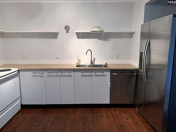 3rd image of 608 Elm Ave