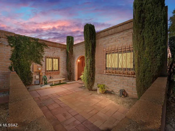 1546 W Calle Hacienda, Green Valley, AZ 85622