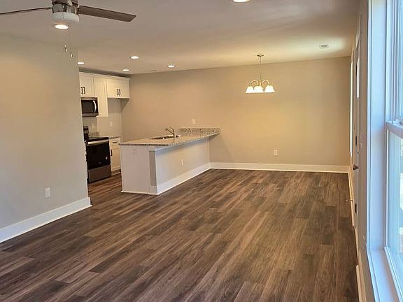 4th image of 1747 Summit Ave