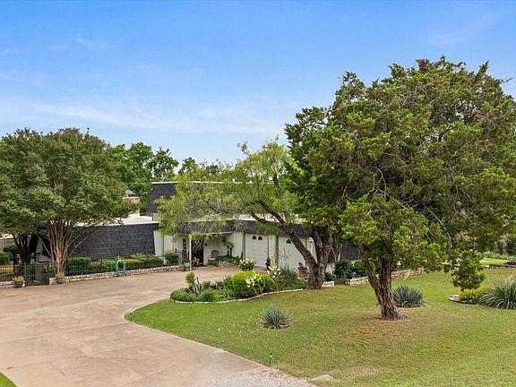 2nd image of 5007 Comanche Dr