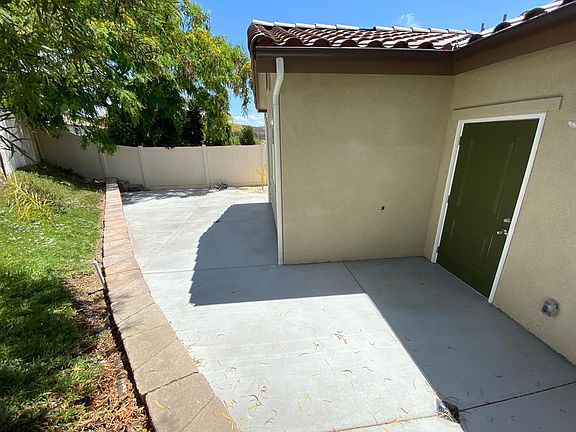 Very private back yard