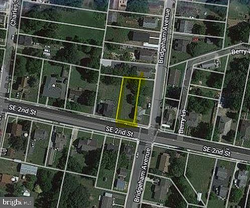 1st image of 813 2nd St SE