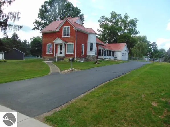 420 S Jeffery Ave, Ithaca, MI 48847