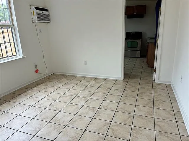 2 bed, 1.0 bath, 800 sqft, $1,200 — Photo 4