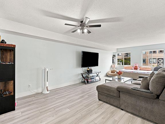5th image of 12101 80th Ave #202