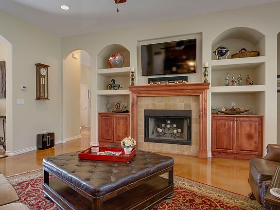 5th image of 1037 Loma Verde Dr
